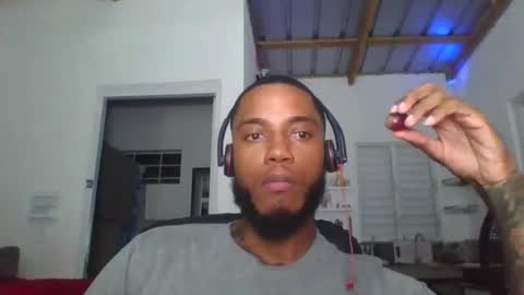 Snapshot of ericbuck chatting on January 14, 2:19 am Eric Buck online show from January 14, 2:19 am