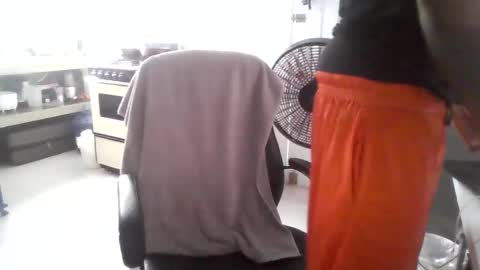 Snapshot of ericbuck chatting on February 26, 5:39 pm Eric Buck online show from February 26, 5:39 pm