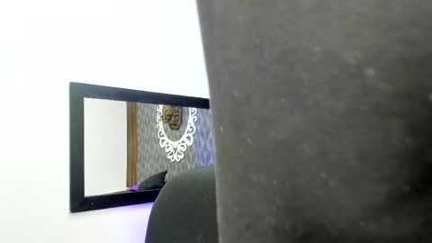 Erick  online show from April 14, 11:43 am