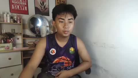 erick_cummer30 online show from May 1, 1:21 am