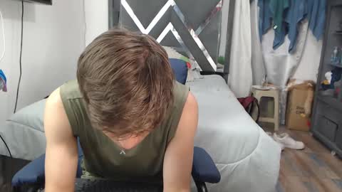 erick_de_rossee online show from December 9, 11:30 pm