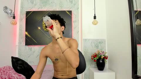 Snapshot of erick_zhimerman chatting on January 17, 3:34 am online show from January 17, 3:34 am
