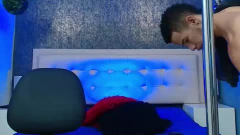   online show from April 25, 1:03 pm