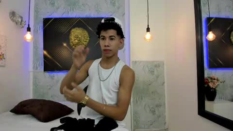 Snapshot of erick_zhimerman chatting on December 9, 4:12 am online show from December 9, 4:12 am