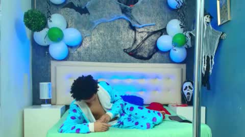 Snapshot of erick_zhimerman chatting on October 25, 5:09 am online show from October 25, 5:09 am