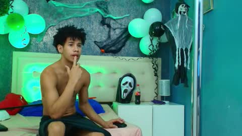 Snapshot of erick_zhimerman chatting on October 27, 5:10 am online show from October 27, 5:10 am