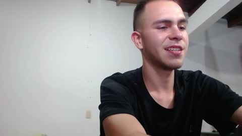 Snapshot of erik_rodriguez chatting on January 23, 11:37 pm Erik rodriguez online show from January 23, 11:37 pm