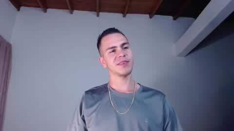 Snapshot of erik_rodriguez chatting on January 15, 4:57 am Erik rodriguez online show from January 15, 4:57 am