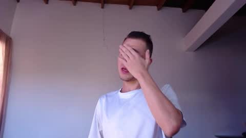Snapshot of erik_rodriguez chatting on January 15, 9:41 pm Erik rodriguez online show from January 15, 9:41 pm