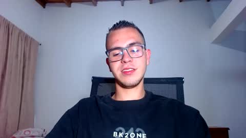 Snapshot of erik_rodriguez chatting on September 13, 11:28 pm Erik rodriguez online show from September 13, 11:28 pm