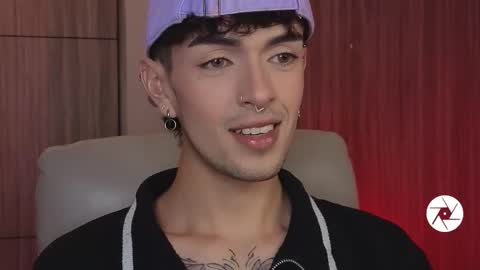   online show from March 8, 9:02 am