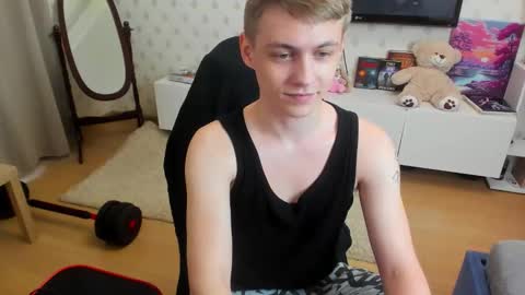 Max online show from December 20, 10:44 am