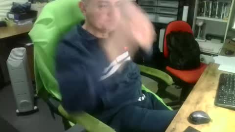 Snapshot of ernello chatting on October 24, 4:47 am ernello online show from October 24, 4:47 am