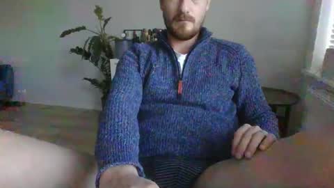 Snapshot of erniehot chatting on January 13, 3:04 pm ernie is feeling horny online show from January 13, 3:04 pm