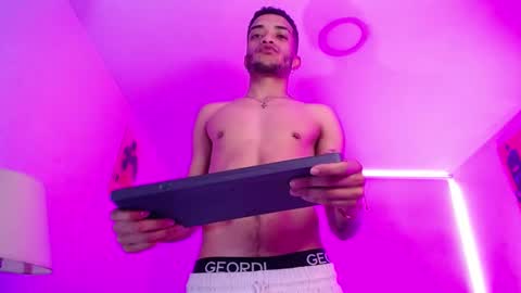 Snapshot of eros_chipre chatting on February 26, 12:03 pm Eros online show from February 26, 12:03 pm