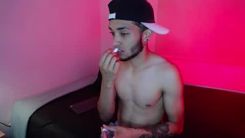 Snapshot of eros_chipre chatting on December 18, 10:08 am Eros online show from December 18, 10:08 am