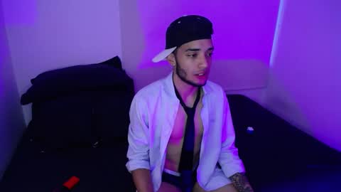 Snapshot of eros_chipre chatting on December 15, 10:50 am Eros online show from December 15, 10:50 am