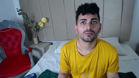 Snapshot of eros_kai chatting on October 24, 4:47 am Eros Kai online show from October 24, 4:47 am