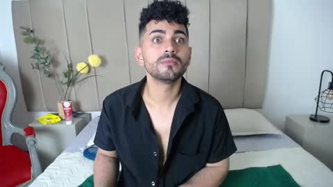 Snapshot of eros_kai chatting on October 29, 4:26 am Eros Kai online show from October 29, 4:26 am