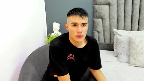 Eros Mancini online show from December 21, 8:06 pm