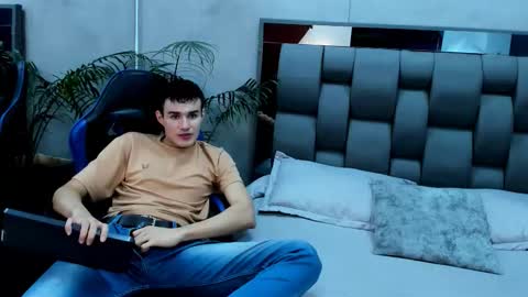 Eros Mancini online show from December 20, 5:03 am