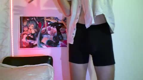 Snapshot of eros_rouge chatting on September 24, 1:49 am eros_rouge online show from September 24, 1:49 am