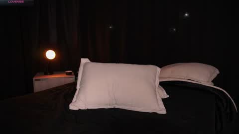 Snapshot of eroswild_ chatting on October 11, 5:22 am Eros Wild online show from October 11, 5:22 am