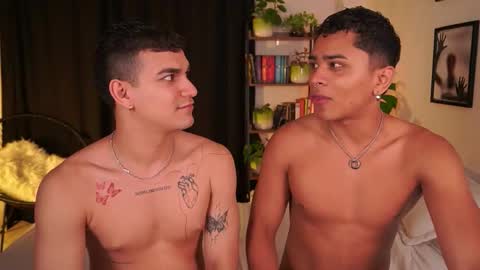 Snapshot of eroswild_ chatting on September 30, 4:07 am Eros Wild online show from September 30, 4:07 am