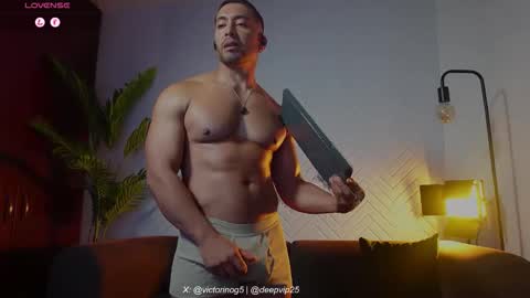 eroswolf online show from May 18, 11:31 pm