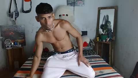 Snapshot of erotic_city_boyz69 chatting on January 23, 6:56 pm WILL online show from January 23, 6:56 pm