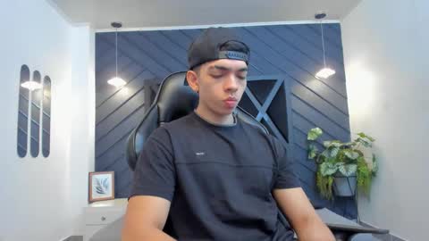 Snapshot of eryonbradley chatting on September 27, 11:30 am Eryon online show from September 27, 11:30 am