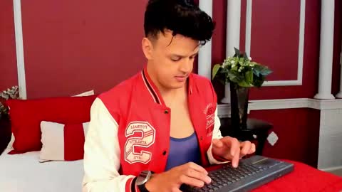 eryxmarlowe_ online show from October 26, 2:13 am