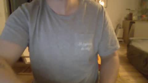 Snapshot of esclavepourfemme chatting on January 28, 10:56 pm esclavepourfemme online show from January 28, 10:56 pm