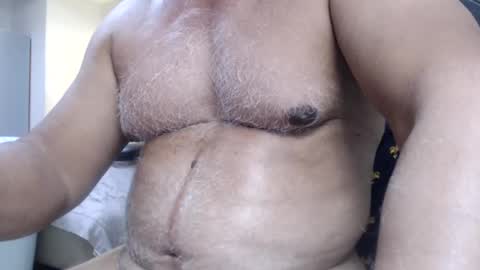 Snapshot of escorpion51 chatting on March 3, 3:06 am escorpion51 online show from March 3, 3:06 am