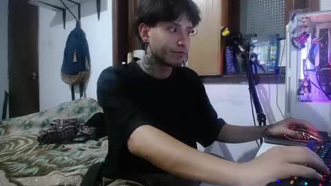 Snapshot of esjrobles chatting on February 26, 7:09 am Esteban online show from February 26, 7:09 am