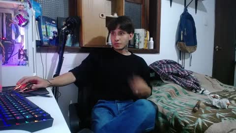 Snapshot of esjrobles chatting on February 4, 3:44 am Esteban online show from February 4, 3:44 am