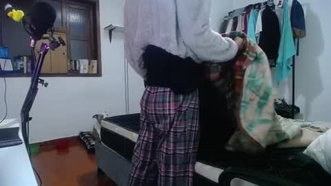 Snapshot of esjrobles chatting on January 7, 8:37 am Esteban online show from January 7, 8:37 am