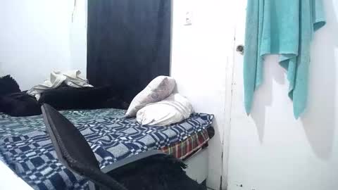 Snapshot of esjrobles chatting on September 12, 3:56 pm Esteban online show from September 12, 3:56 pm