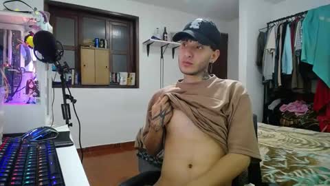 Snapshot of esjrobles chatting on January 14, 2:19 am Esteban online show from January 14, 2:19 am