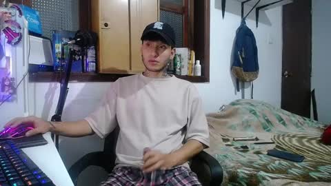 Snapshot of esjrobles chatting on February 8, 4:36 am Esteban online show from February 8, 4:36 am