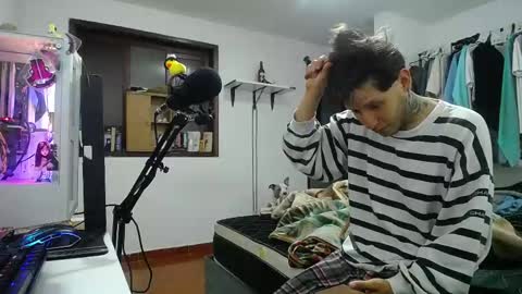 Snapshot of esjrobles chatting on January 3, 4:11 am Esteban online show from January 3, 4:11 am