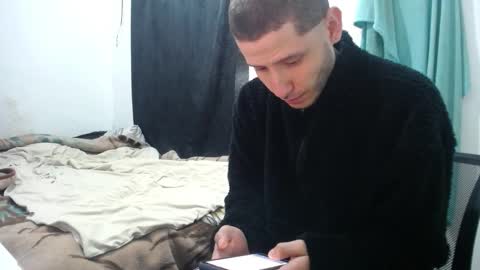 Snapshot of esjrobles chatting on September 15, 12:39 pm Esteban online show from September 15, 12:39 pm