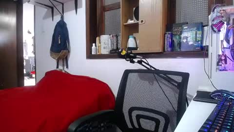 Snapshot of esjrobles chatting on February 22, 5:53 pm Esteban online show from February 22, 5:53 pm