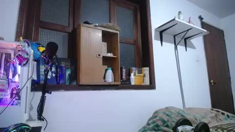 Snapshot of esjrobles chatting on December 22, 5:12 am Esteban online show from December 22, 5:12 am