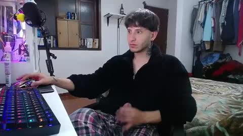 Snapshot of esjrobles chatting on January 10, 5:37 am Esteban online show from January 10, 5:37 am
