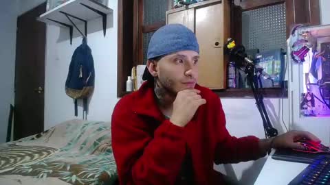 Snapshot of esjrobles chatting on March 5, 3:30 am Esteban online show from March 5, 3:30 am