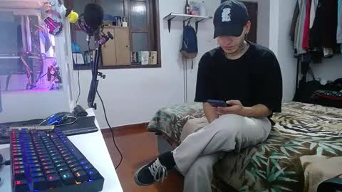 Snapshot of esjrobles chatting on January 26, 5:56 am Esteban online show from January 26, 5:56 am
