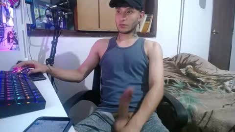 Snapshot of esjrobles chatting on December 13, 3:16 am Esteban online show from December 13, 3:16 am