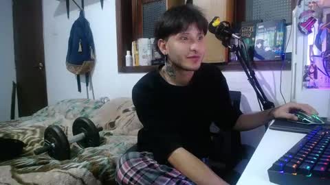 Snapshot of esjrobles chatting on February 27, 6:18 am Esteban online show from February 27, 6:18 am