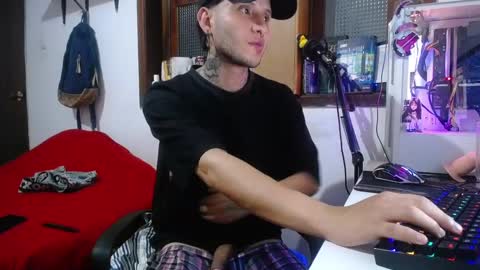 Snapshot of esjrobles chatting on February 22, 2:06 am Esteban online show from February 22, 2:06 am